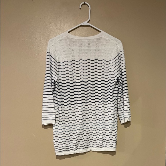 Chico's Women’s Sz 1 White Blue Silver Print 3/4 Sleeve Open Front Cardigan Top - Picture 4 of 7